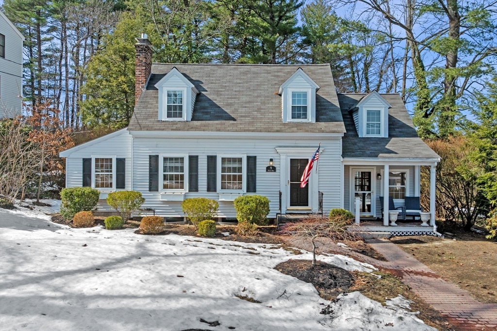 9 Oxbow Road Lynnfield, MA 01940 - Photo 1 of 31 Gallery Image 1