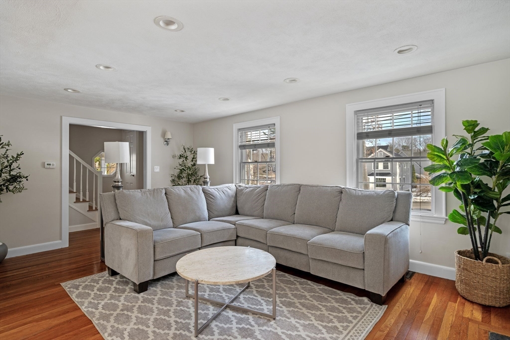 9 Oxbow Road Lynnfield, MA 01940 - Photo 17 of 31 Gallery Image 17