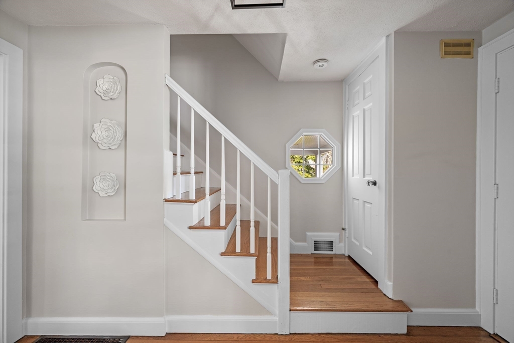 9 Oxbow Road Lynnfield, MA 01940 - Photo 19 of 31 Gallery Image 19