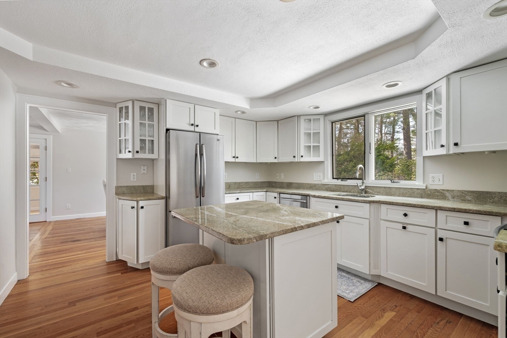 9 Oxbow Road Lynnfield, MA 01940 - Photo 5 of 31 Gallery Image 5