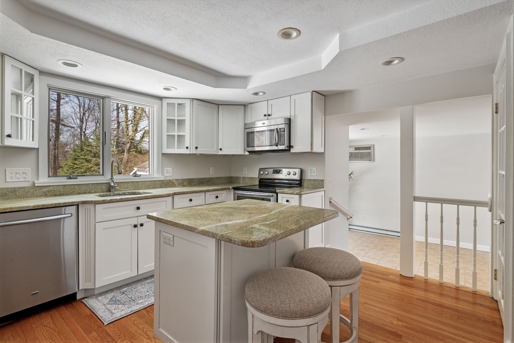 9 Oxbow Road Lynnfield, MA 01940 - Photo 6 of 31 Gallery Image 6