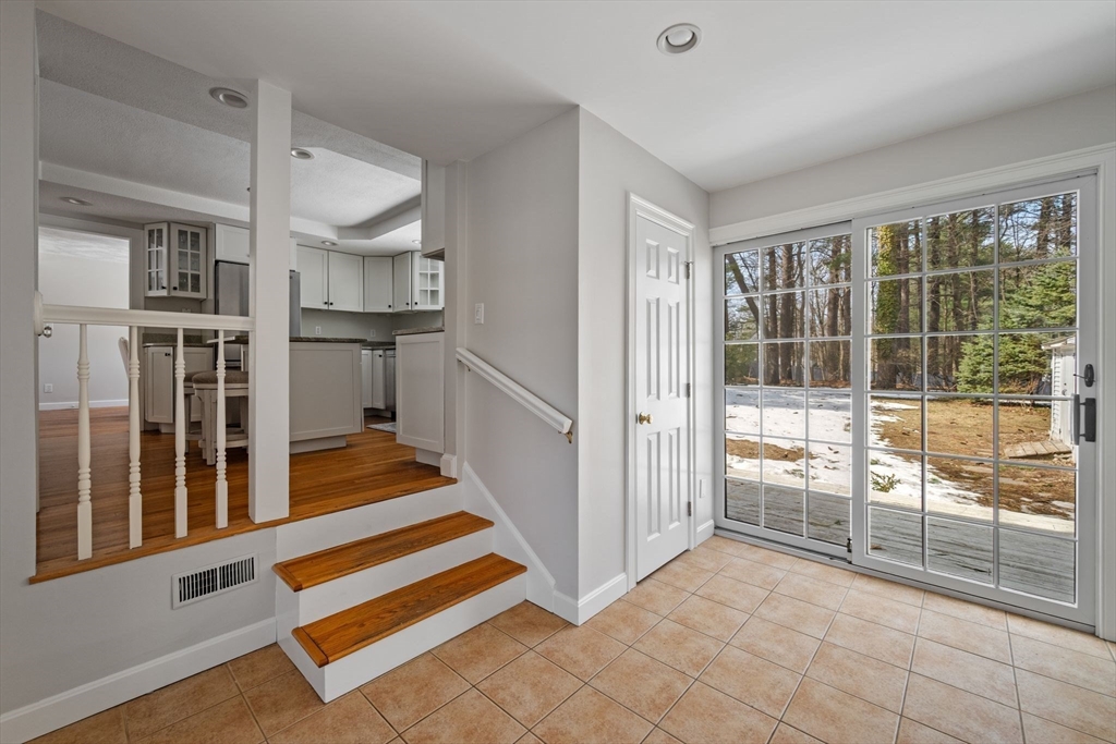 9 Oxbow Road Lynnfield, MA 01940 - Photo 8 of 31 Gallery Image 8