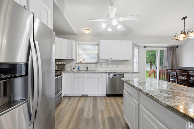 42 Country Bend Road Farmington, UT 84025 - Photo 3 of 28 Gallery Image 3