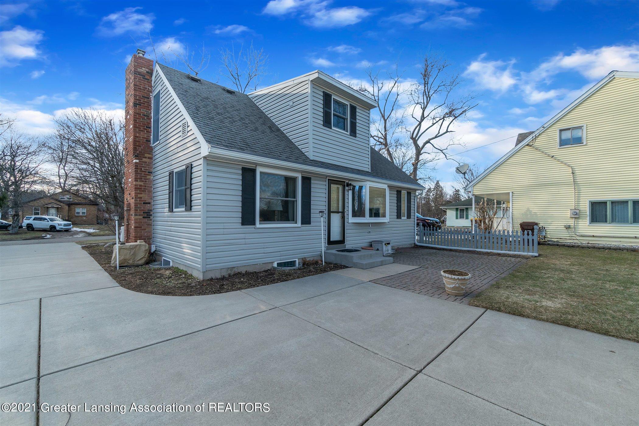 922 Robins Road Lansing, MI 48917 - Photo 34 of 34 Exterior Rear