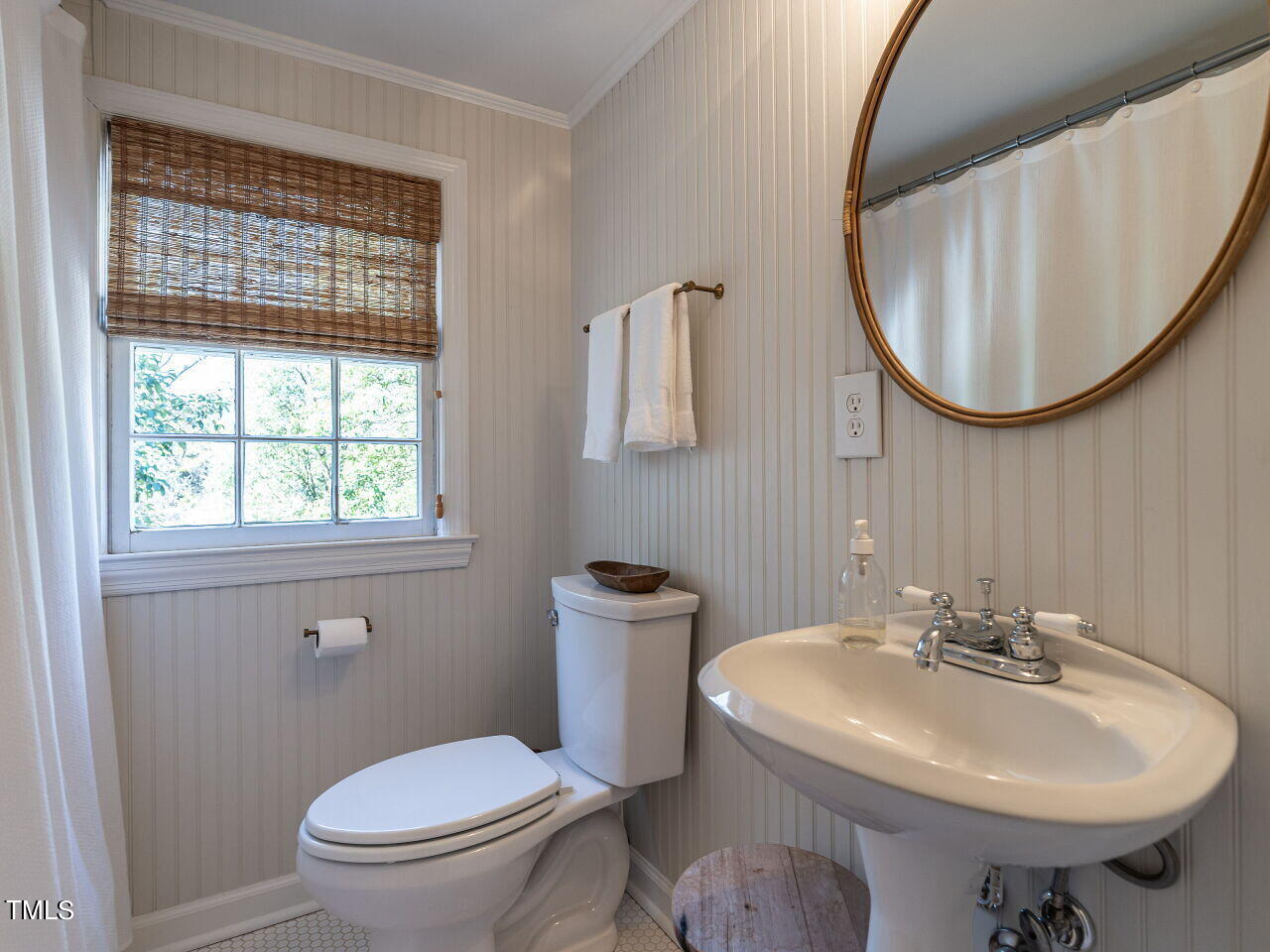 1429 Scales Street Raleigh, NC 27608 - Photo 15 of 23 019-1280x960-bathroom