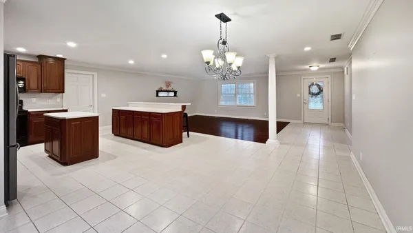 $535,000 | 6777 Oak Grove Road, Newburgh, IN 47630