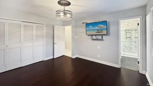 $535,000 | 6777 Oak Grove Road, Newburgh, IN 47630