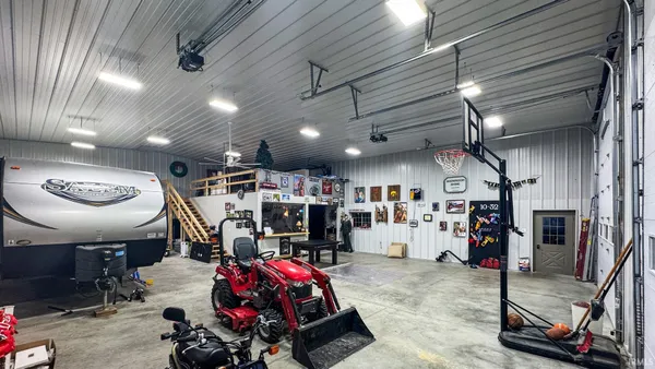 $535,000 | 6777 Oak Grove Road, Newburgh, IN 47630