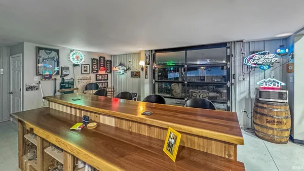 $535,000 | 6777 Oak Grove Road, Newburgh, IN 47630