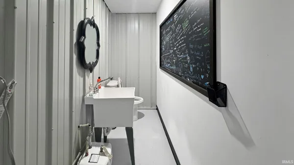 $535,000 | 6777 Oak Grove Road, Newburgh, IN 47630