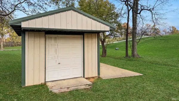 $535,000 | 6777 Oak Grove Road, Newburgh, IN 47630