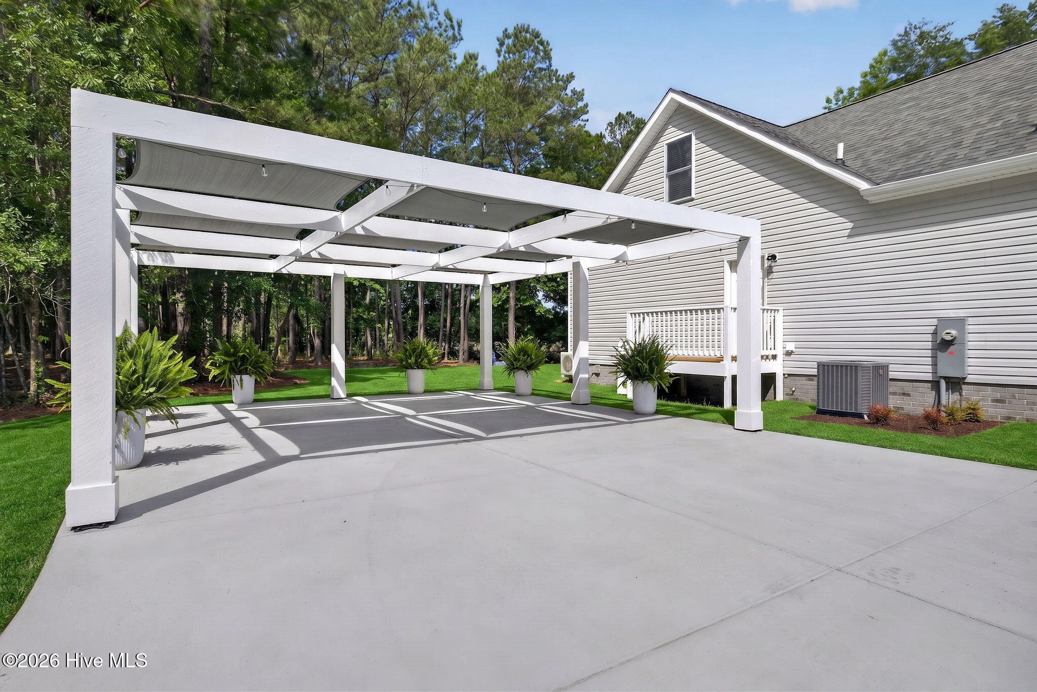 451 Governors Road Southeast Winnabow, NC 28479 - Photo 8 of 60 451GovernorsRoadSE-9_Digital_Lawn_Repair