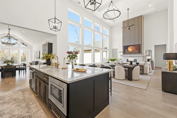 $1,145,000 | 112 Bentwood Meadow Lane, Montgomery, TX 77356