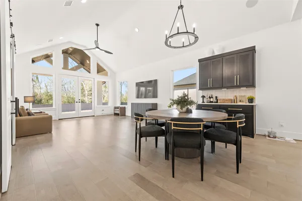 $1,145,000 | 112 Bentwood Meadow Lane, Montgomery, TX 77356
