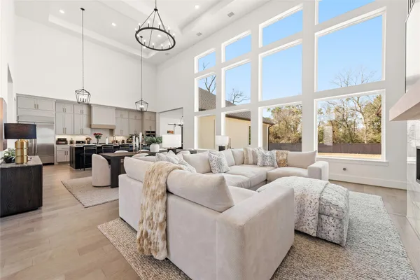 $1,145,000 | 112 Bentwood Meadow Lane, Montgomery, TX 77356