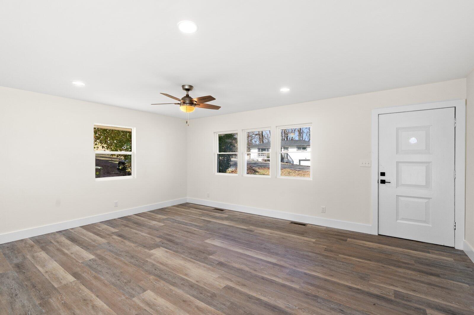 2814 Ridgecrest Drive Chattanooga, TN 37406 - Photo 2 of 33 2814 Ridgecrest Dr-3