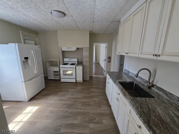 $3,000 | 819 Kensington Avenue, Unit 1, Plainfield, NJ 07060