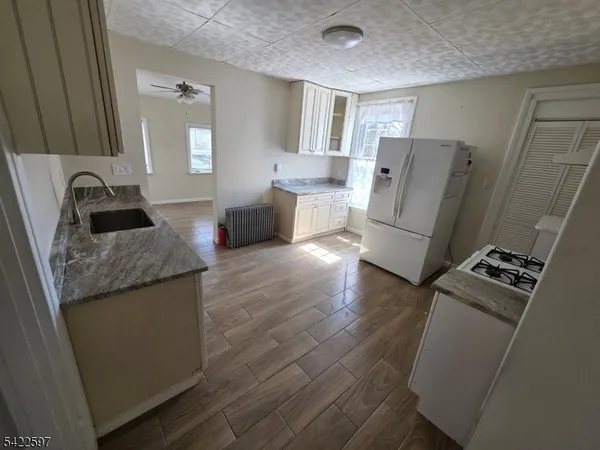 $3,000 | 819 Kensington Avenue, Unit 1, Plainfield, NJ 07060