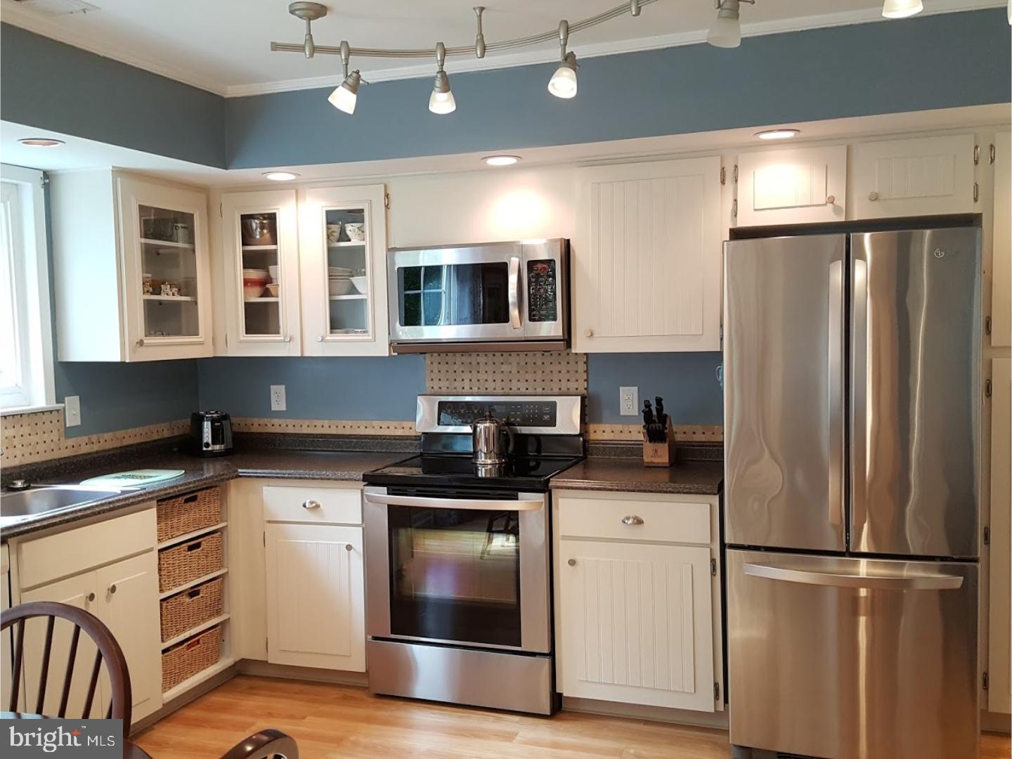 551 Coach Road Horsham, PA 19044 - Photo 15 of 25 Kitchen