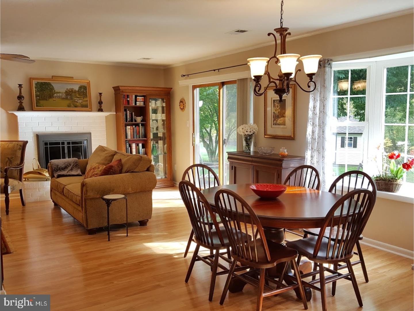 551 Coach Road Horsham, PA 19044 - Photo 4 of 25 Dining Room