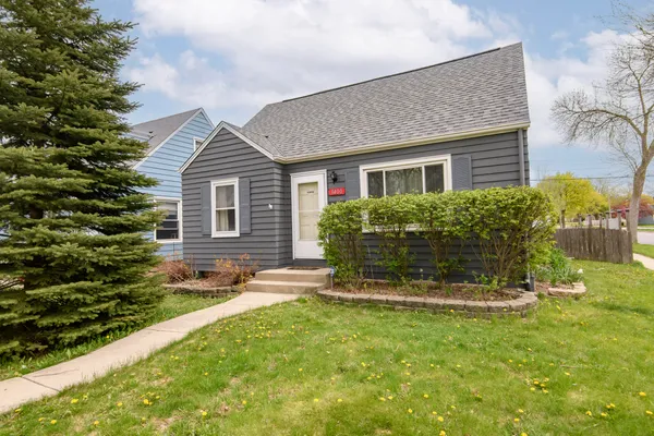 $274,900 | 3400 North 90th Street, Milwaukee, WI 53222