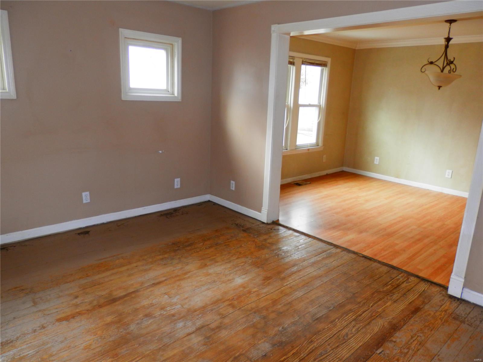 8041 Mathilda Avenue St. Louis, MO 63123 - Photo 2 of 11 Gallery Image 2