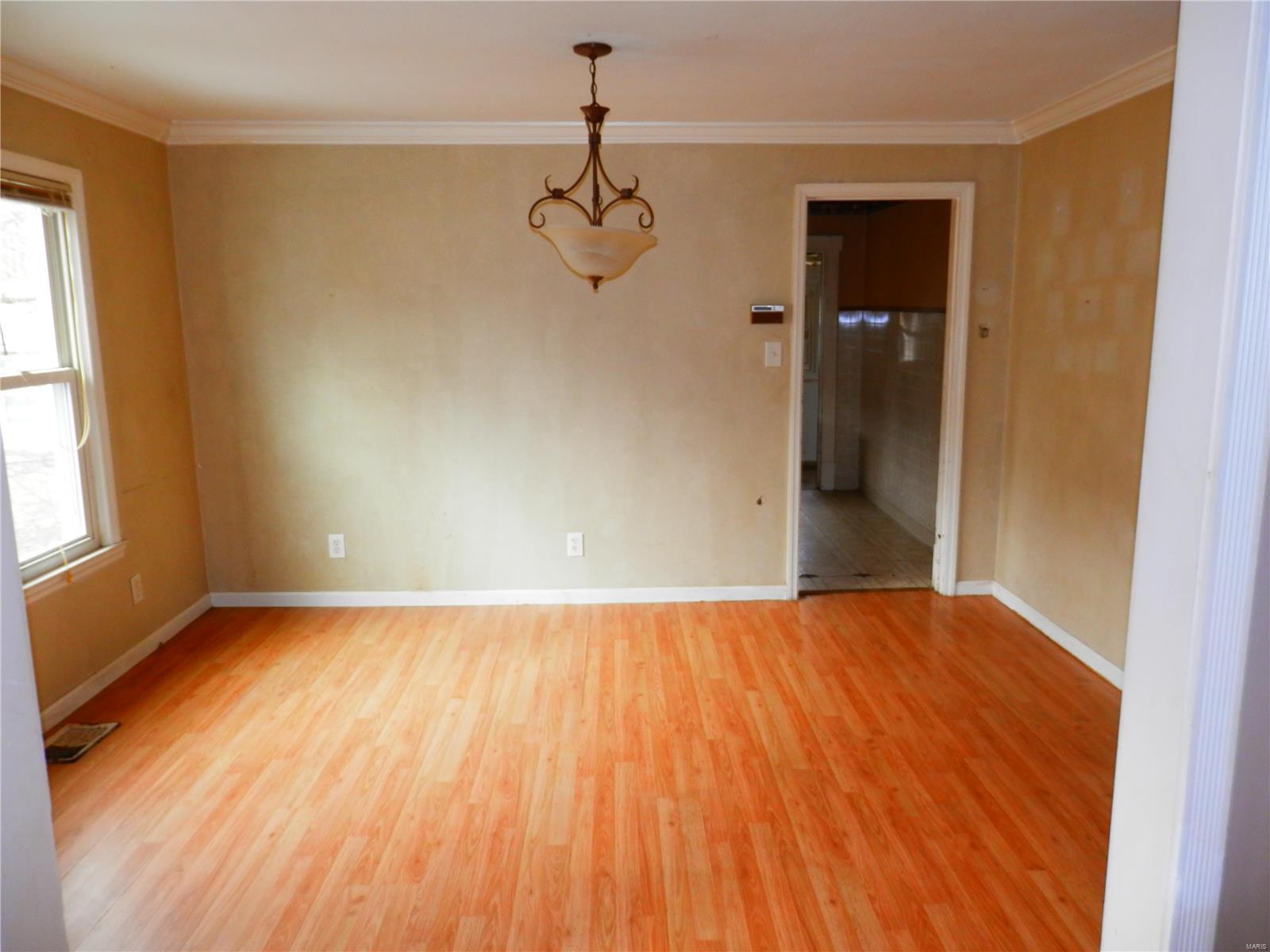 8041 Mathilda Avenue St. Louis, MO 63123 - Photo 3 of 11 Gallery Image 3