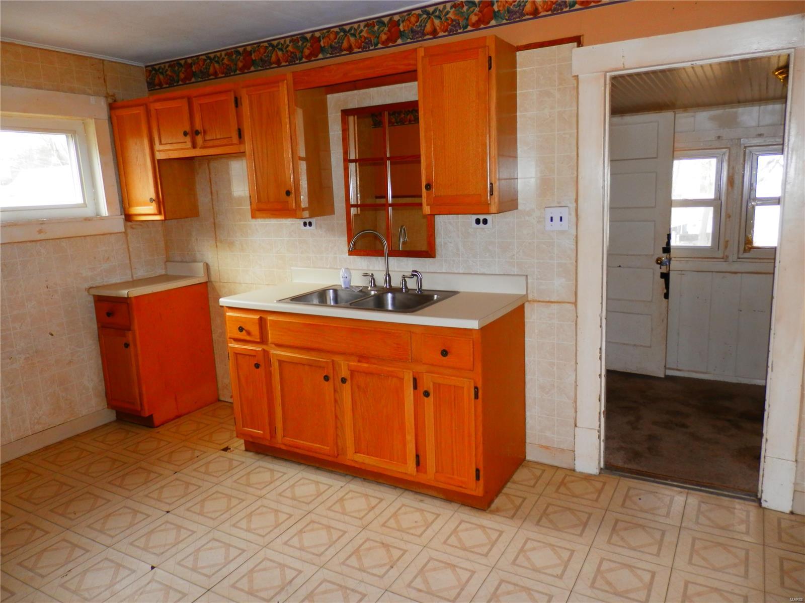 8041 Mathilda Avenue St. Louis, MO 63123 - Photo 4 of 11 Gallery Image 4