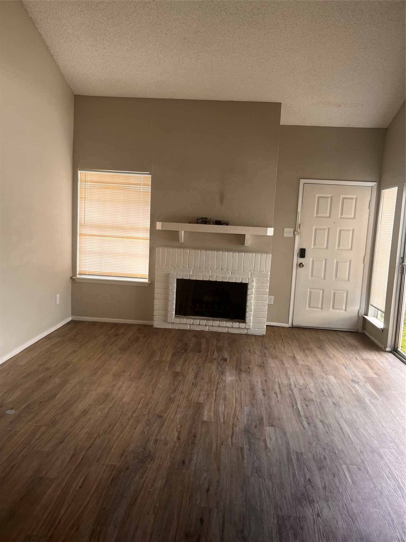 12245 Lemon Ridge Lane, Unit 122 Houston, TX 77035 - Photo 7 of 20 Gallery Image 7