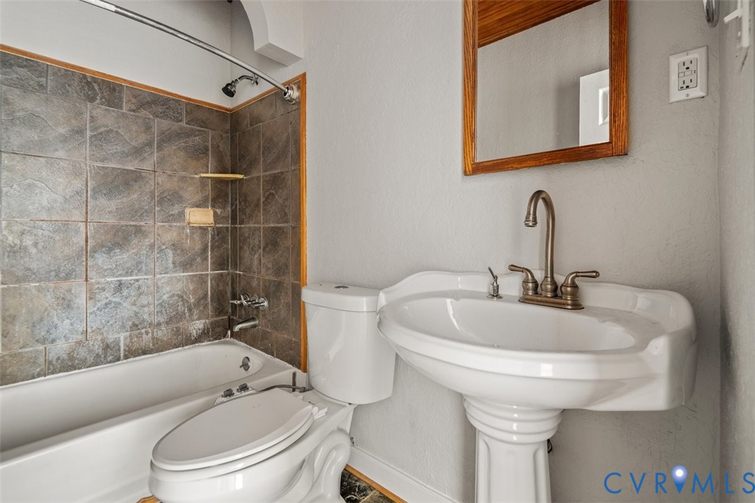 5226 Castlewood Road, Unit E Richmond, VA 23234 - Photo 20 of 25