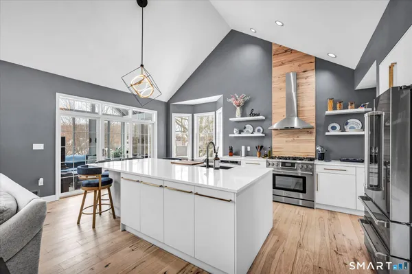 $899,900 | 2 Tavistock, Unit 2, Cromwell, CT 06416