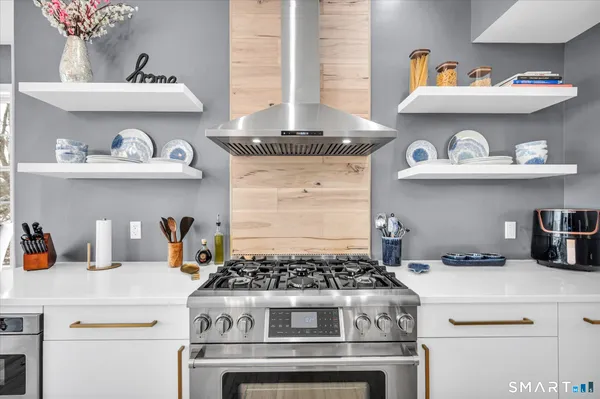 $899,900 | 2 Tavistock, Unit 2, Cromwell, CT 06416