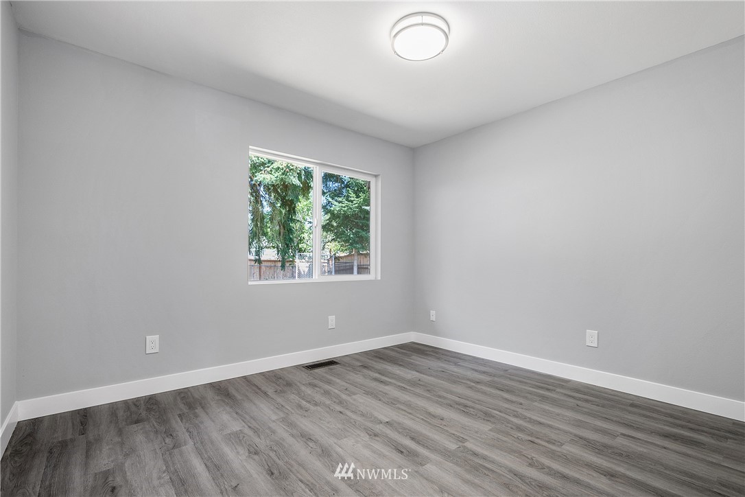 10420 Southeast 194th Place Renton, WA 98055 - Photo 12 of 30 Gallery Image 12