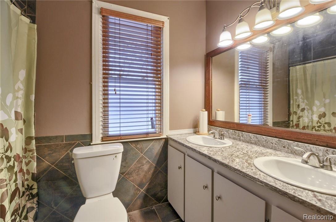 3330 Center Road Highland, MI 48357 - Photo 32 of 60 SD3_9713-HDR(5).jpg
