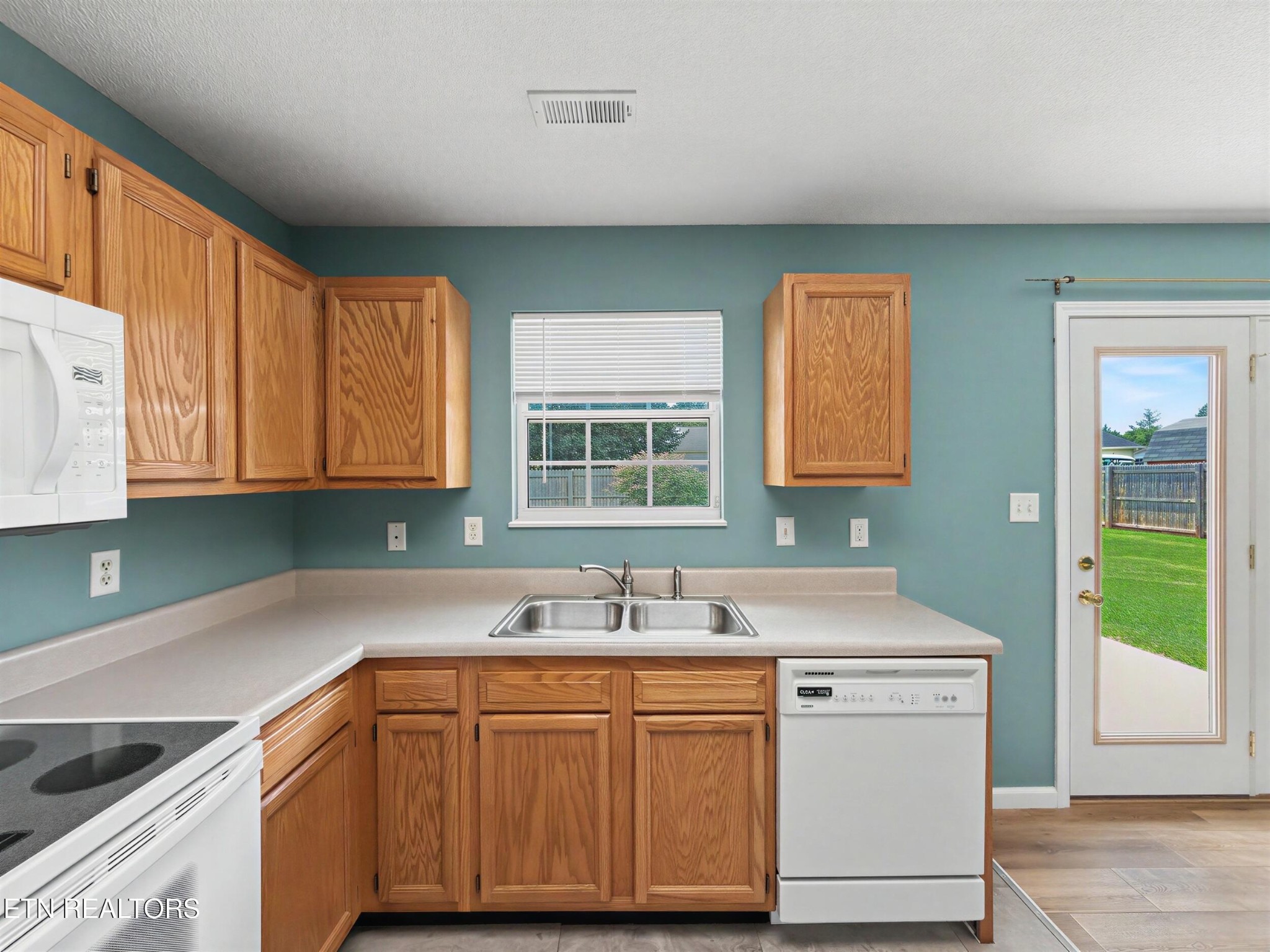 7528 Gary White Road Corryton, TN 37721 - Photo 11 of 27 Gallery Image 11