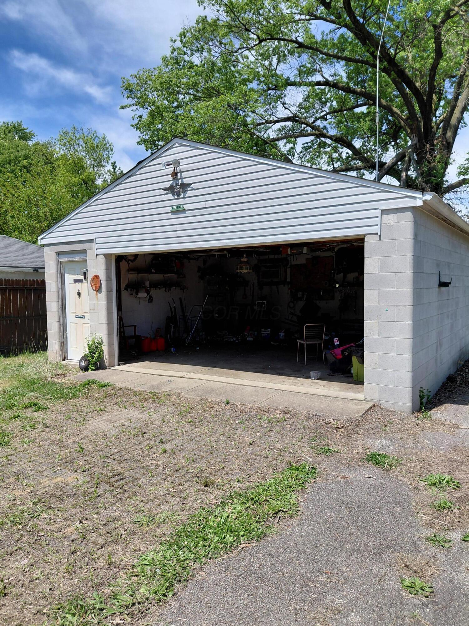 1258 Hart Road Columbus, OH 43223 - Photo 30 of 36 20260512_134448