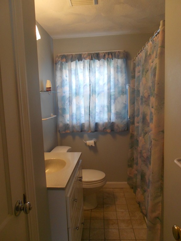 73 Starrett Road Lynn, MA 01905 - Photo 12 of 17 Gallery Image 12