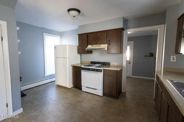 $1,400 | 104 Lawrence Street, Unit 1, Glens Falls, NY 12801