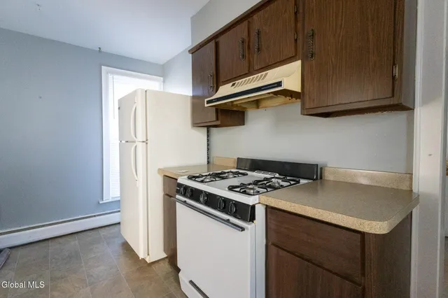 $1,400 | 104 Lawrence Street, Unit 1, Glens Falls, NY 12801