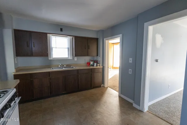 $1,400 | 104 Lawrence Street, Unit 1, Glens Falls, NY 12801