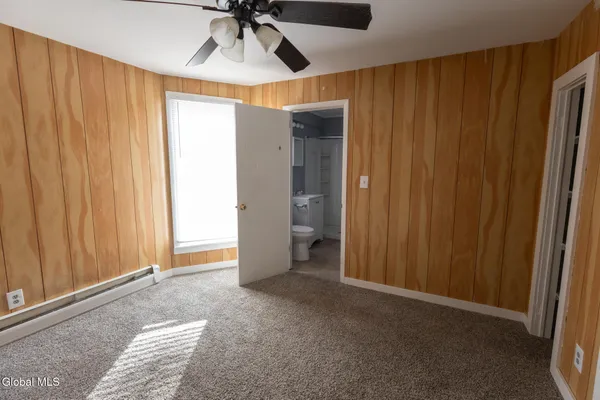 $1,400 | 104 Lawrence Street, Unit 1, Glens Falls, NY 12801