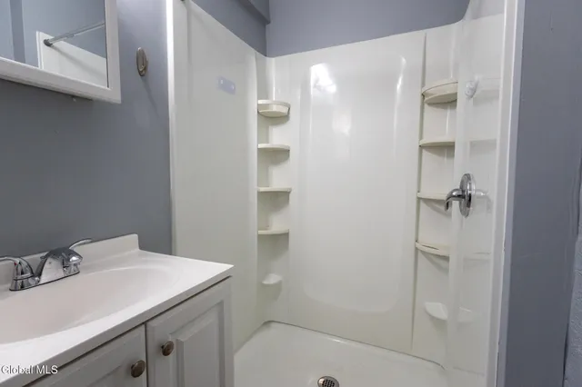 $1,400 | 104 Lawrence Street, Unit 1, Glens Falls, NY 12801