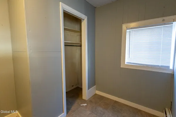 $1,400 | 104 Lawrence Street, Unit 1, Glens Falls, NY 12801