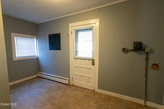 $1,400 | 104 Lawrence Street, Unit 1, Glens Falls, NY 12801