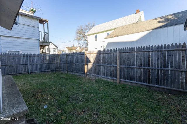 $1,400 | 104 Lawrence Street, Unit 1, Glens Falls, NY 12801