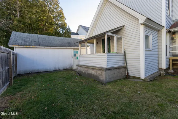 $1,400 | 104 Lawrence Street, Unit 1, Glens Falls, NY 12801