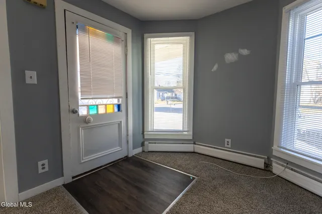 $1,400 | 104 Lawrence Street, Unit 1, Glens Falls, NY 12801