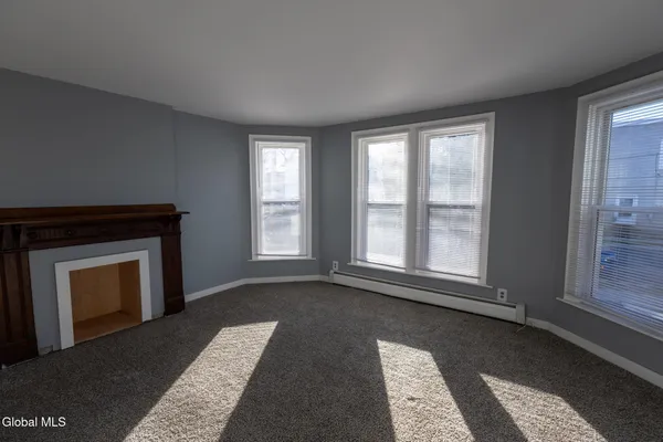 $1,400 | 104 Lawrence Street, Unit 1, Glens Falls, NY 12801