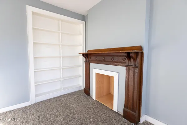 $1,400 | 104 Lawrence Street, Unit 1, Glens Falls, NY 12801