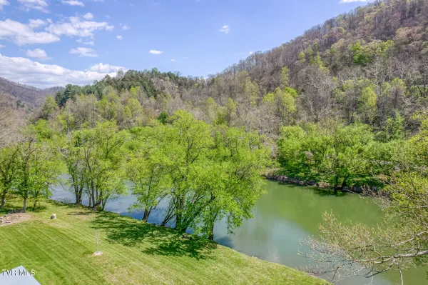 $159,900 | 186 Clinch River Highway, Duffield, VA 24244